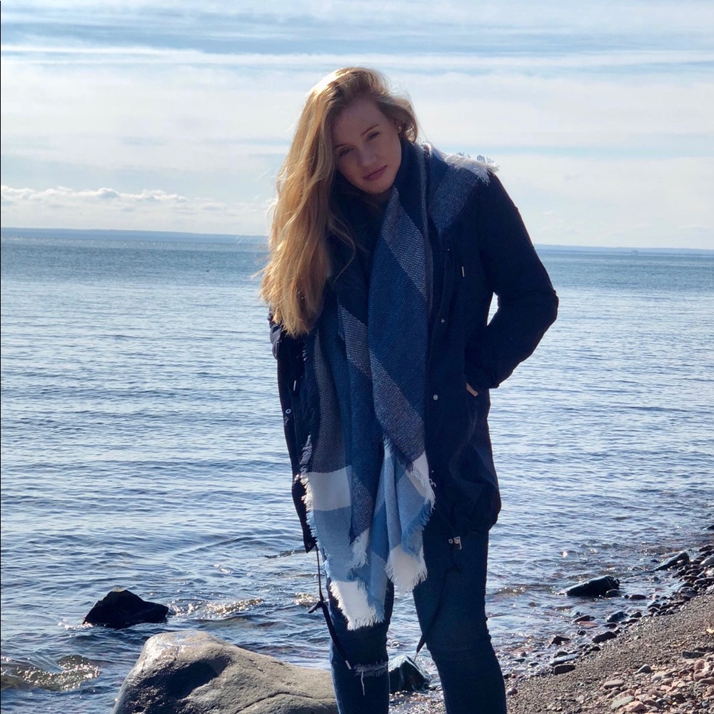 Meet your Posher, Abby